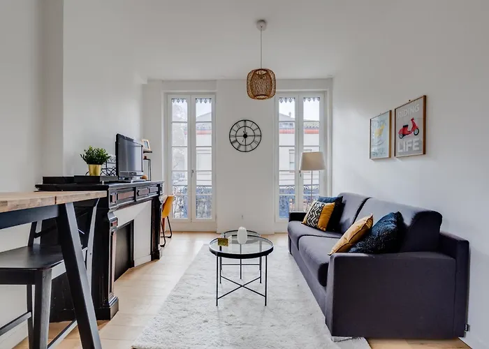 Chic Et Lumineux, Garage, Wifi, Clim