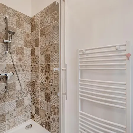 Chic Et Lumineux, Garage, Wifi, Clim *