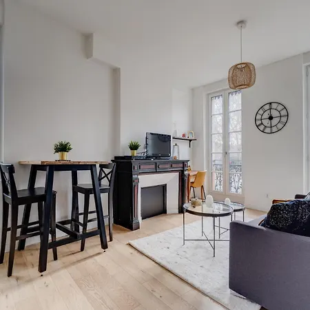 Chic Et Lumineux, Garage, Wifi, Clim Lägenhet