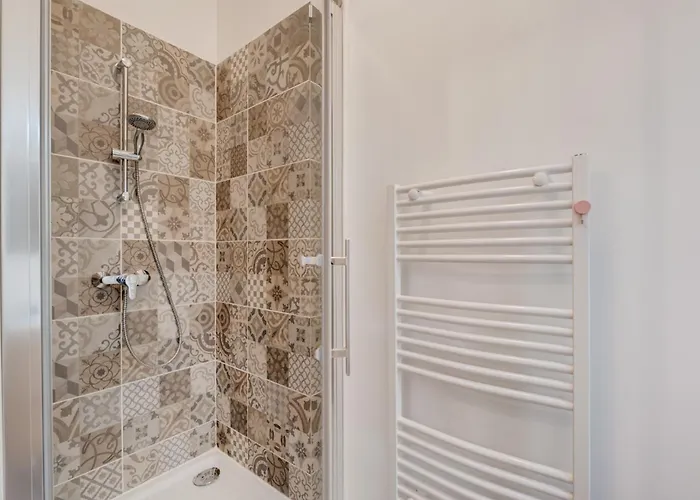 Chic Et Lumineux, Garage, Wifi, Clim *